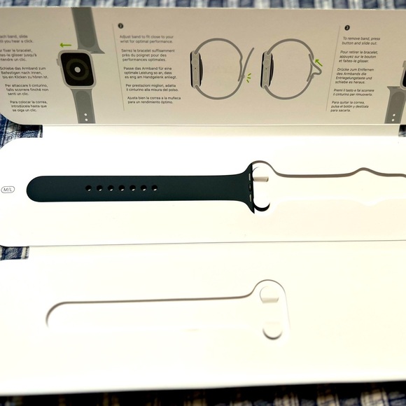 Apple Black 44mm M/L Watch Band Partial - Picture 1 of 2